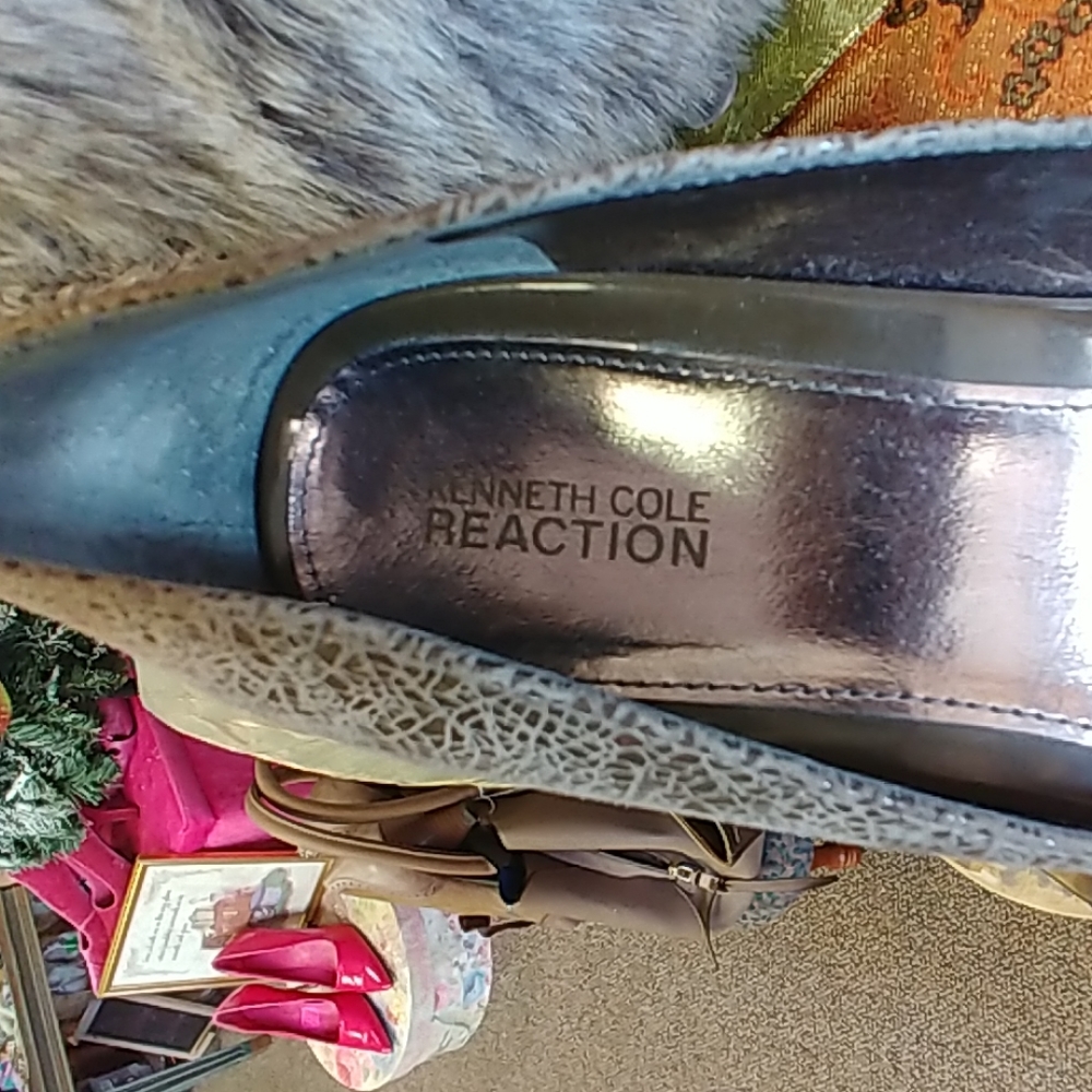 KENNETH COLE PUMPS - Picture 4 of 7